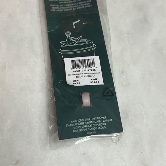 NWT Starbucks 2023 Holiday Pink Star Reusable Hot Cup Lid Stopper Keychain - Picture 2 of 7
